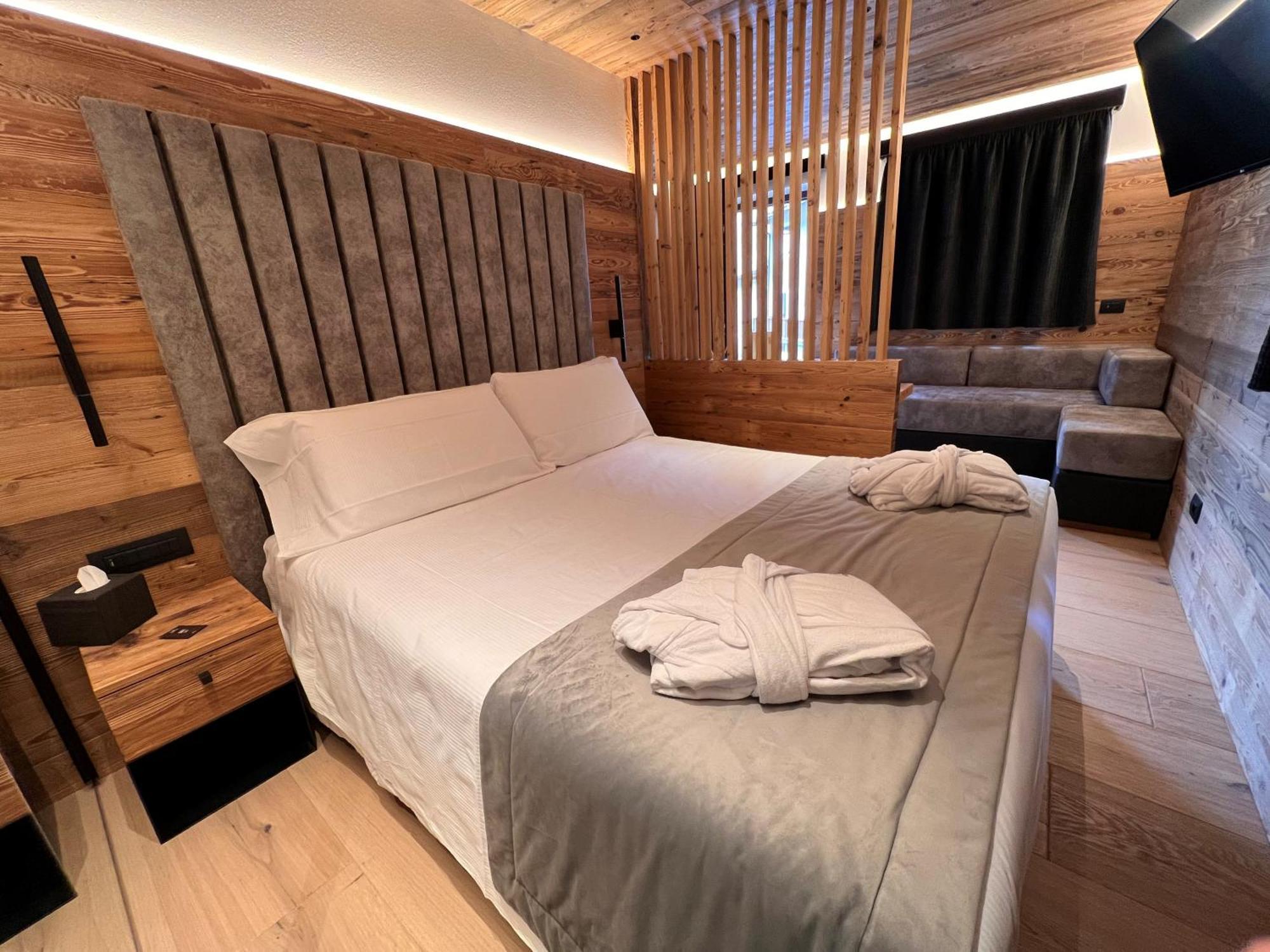 Chalet Queen Hotel Canazei Exterior photo